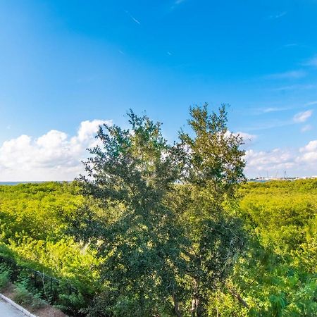 Casa Bella Luxury Family Resort Tampa Exterior photo